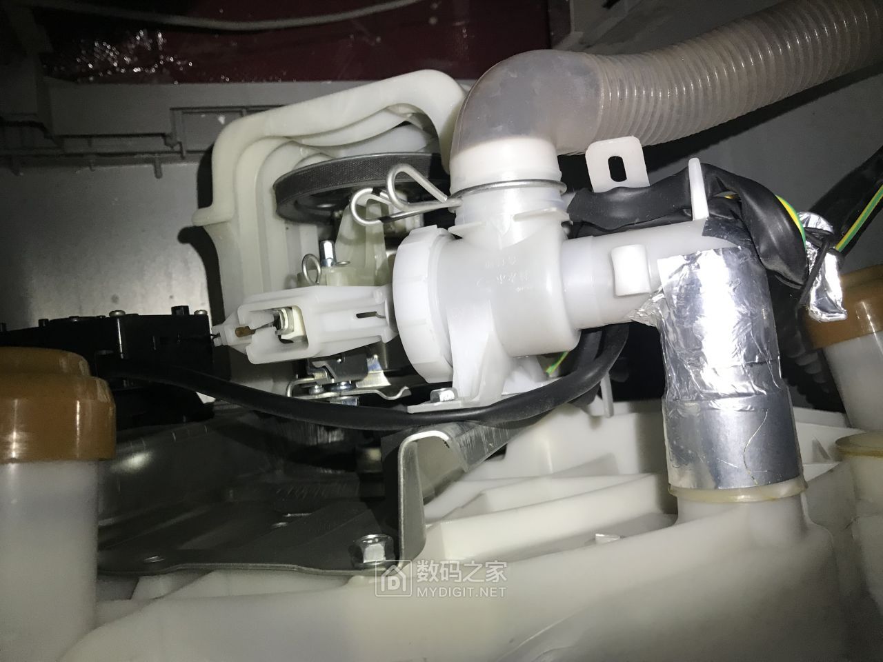 三洋全自动洗衣机e1故障维修拆装,拆机老洗衣机