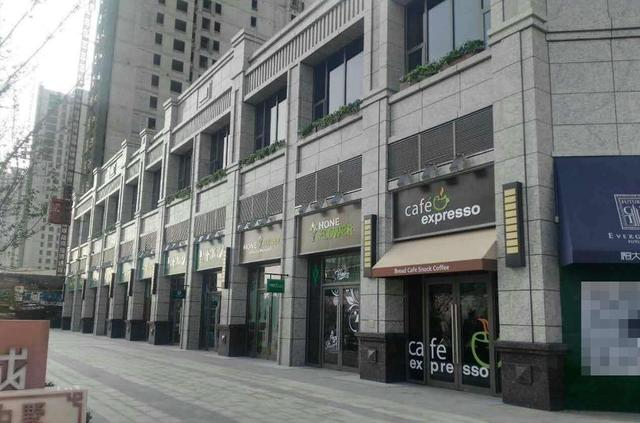 实体店电商悲剧,实体店倒下一批了吗