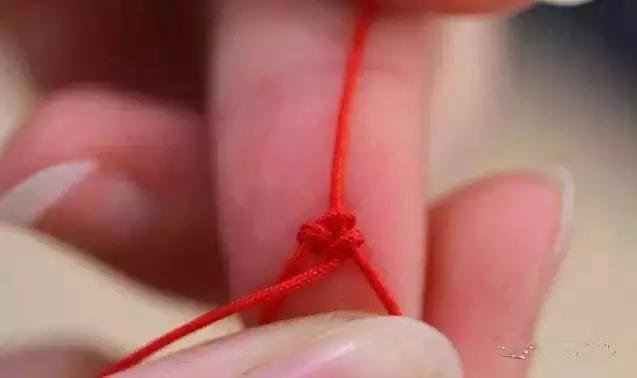 手工编绳怎么打结球,塑料手编绳如何打结