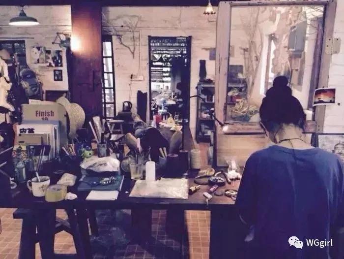 未来服装设计师应该具备哪些素质,服装设计师日常工作全揭秘