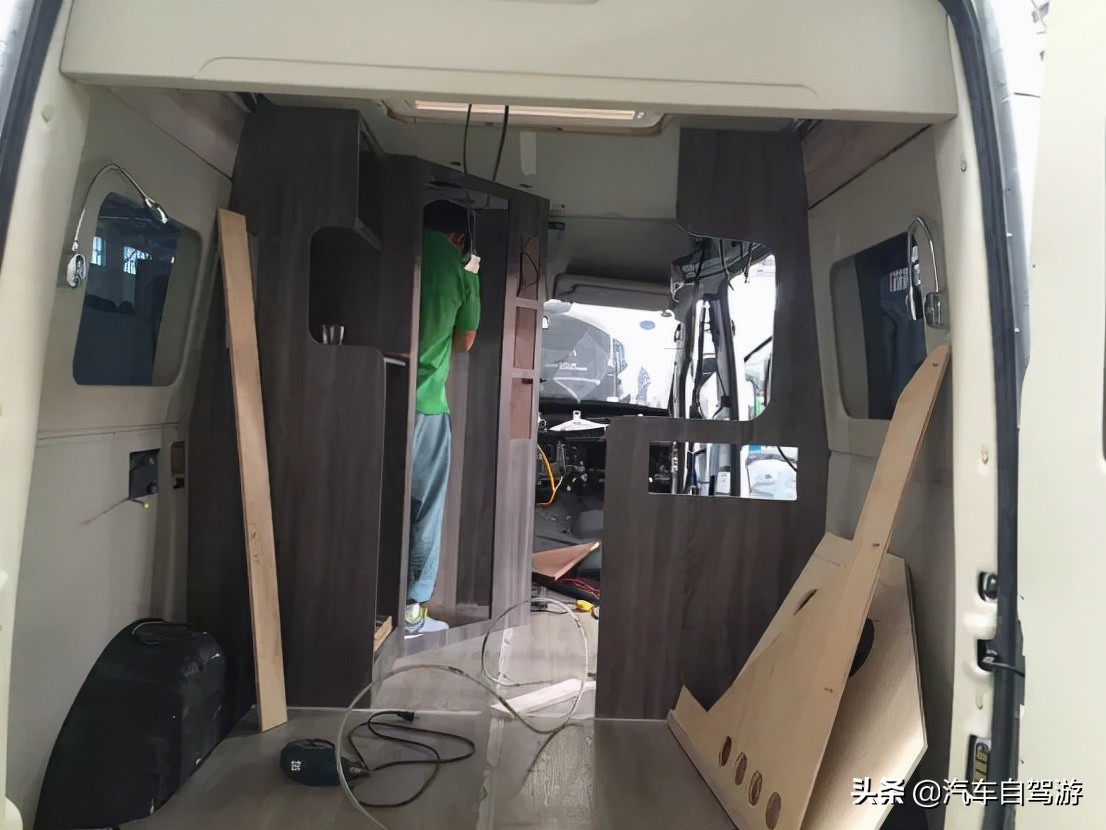 太阳能房车改装效果图,房车自驾游改装最佳方案