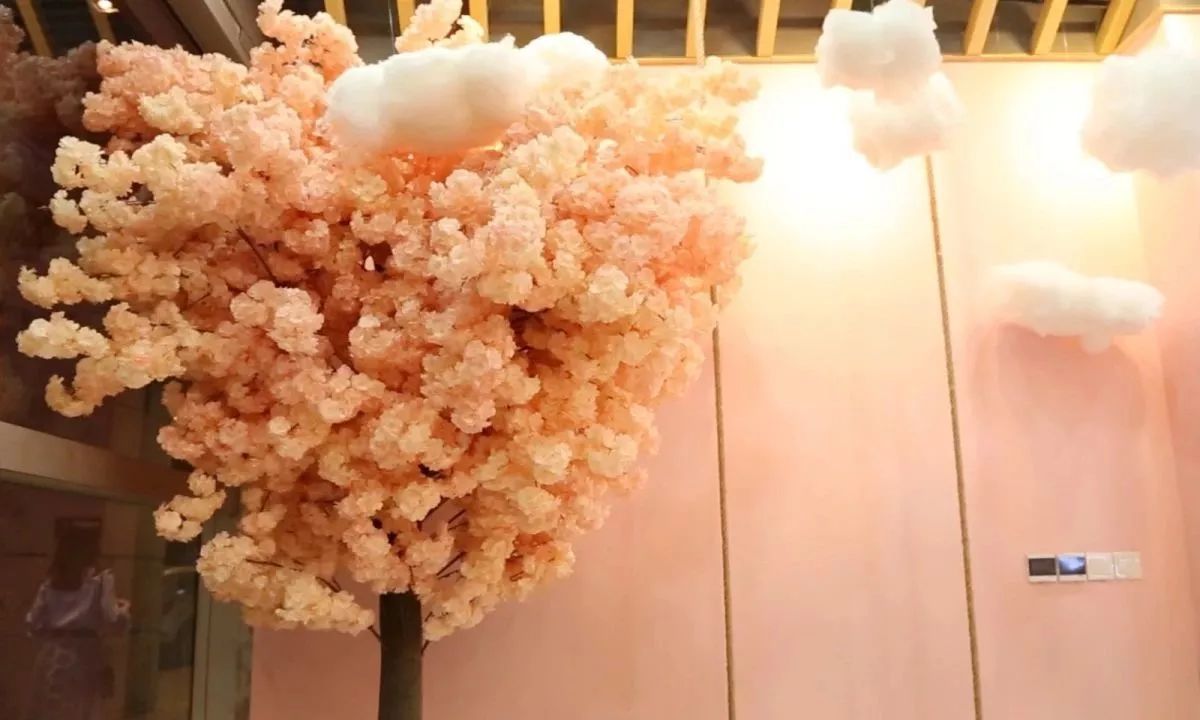 火爆珠三角的网红奶茶店来了，还带着宫崎骏设计的杯子！