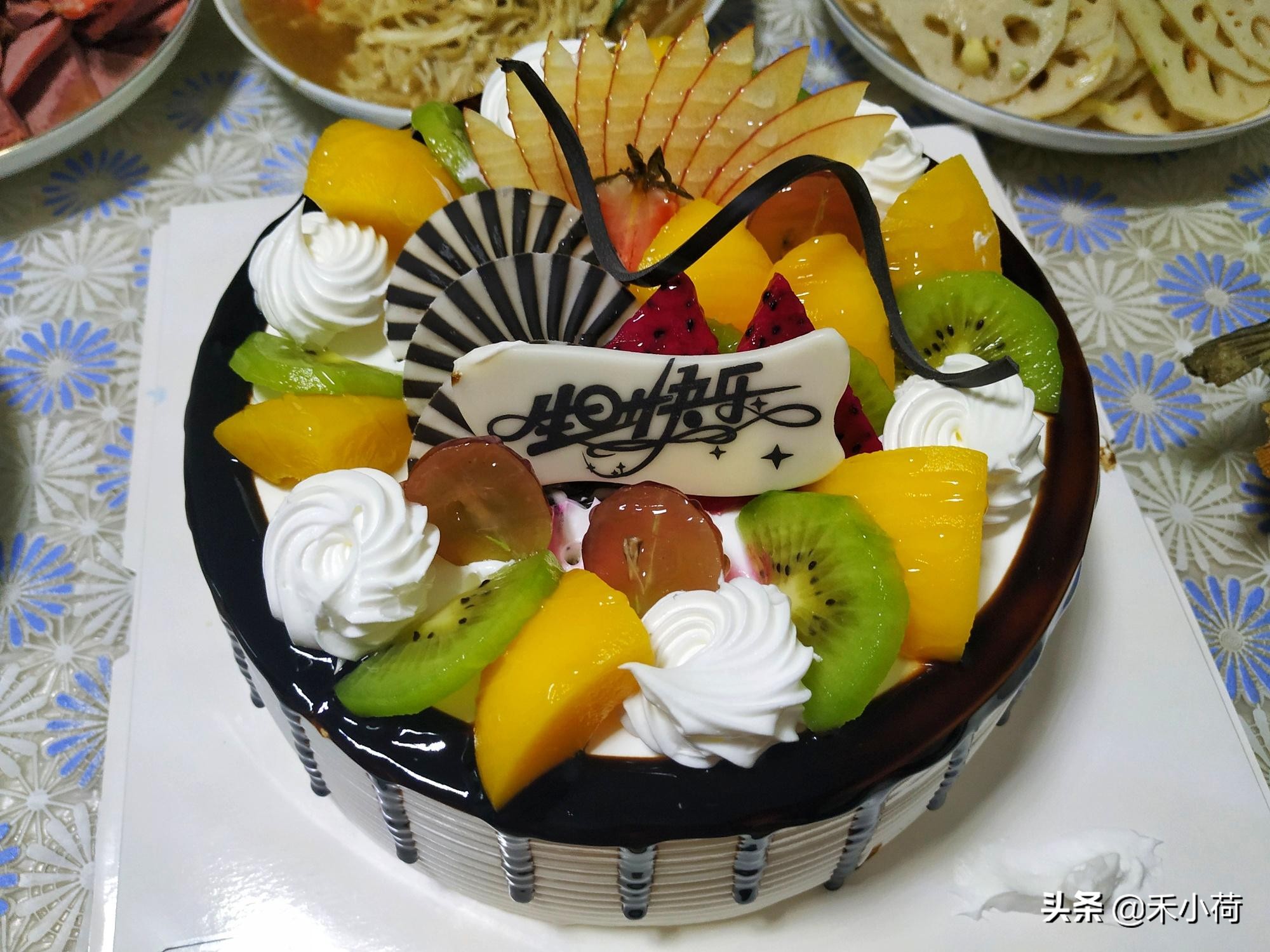 爷爷过生日奶奶做的一大桌子菜,奶奶给孙子做一桌子菜庆祝生日