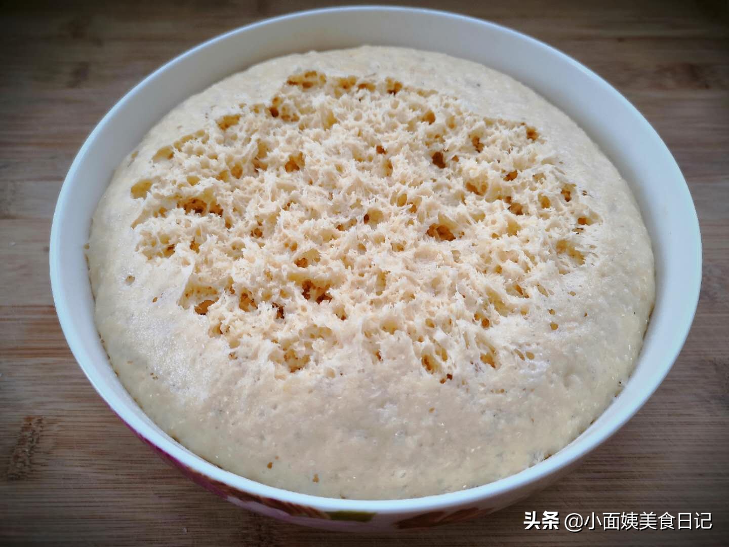 炸油条用小苏打怎么做酥脆松软,炸油条放苏打粉泡打粉酵母粉配方