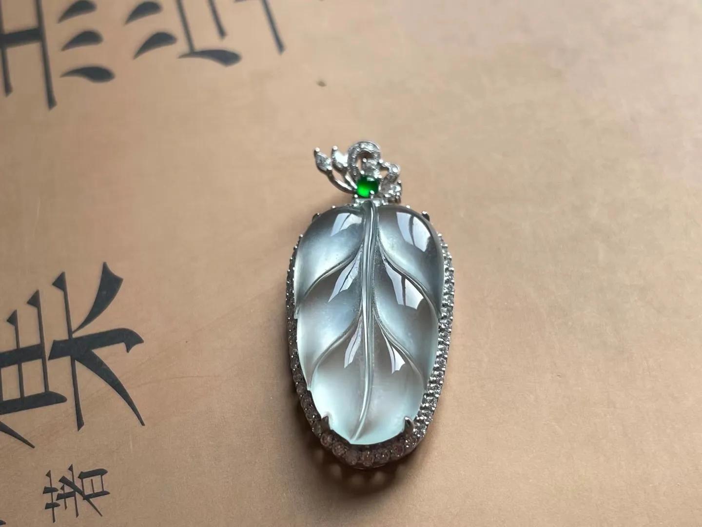 去缅甸买翡翠原石比国内便宜吗,缅甸翡翠手镯哪里买比较便宜