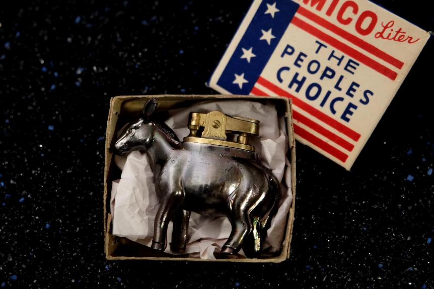 小伙爱收藏古董打火机,天价古董打火机