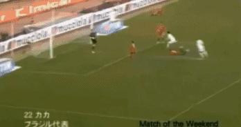 精准长传和低空传球,皮尔洛销魂长传