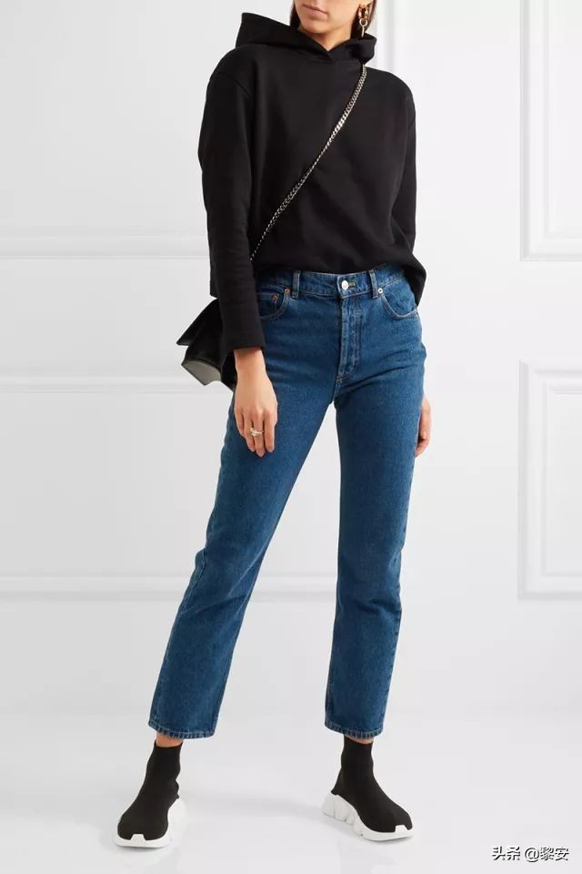 马丁靴和切尔西靴哪个更适合女生,马丁靴和切尔西靴哪个好搭配