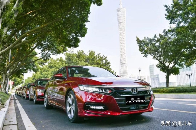 十代半雅阁混动锐尊版测评,十代雅阁混动锐酷版测评