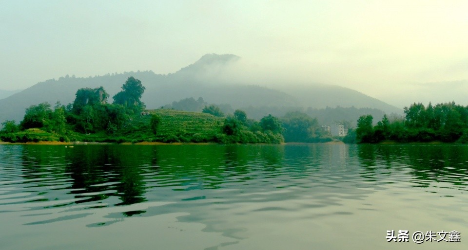 有一种生活叫长寿岛上梦巴马，来一场裸浴景中境如仙