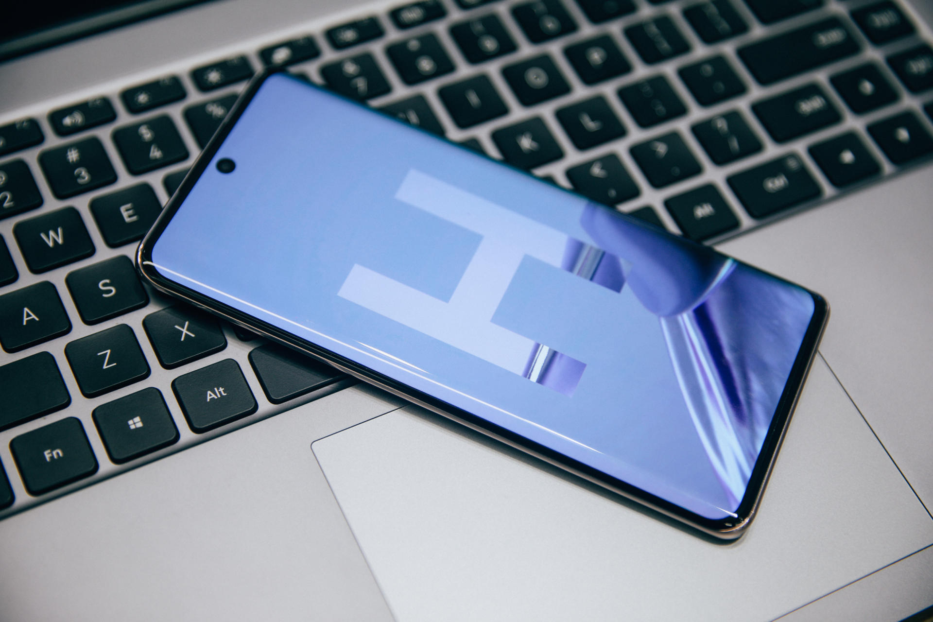 华为手机扩容用哪个品牌的nm卡,华为p20支持nm内存扩容吗