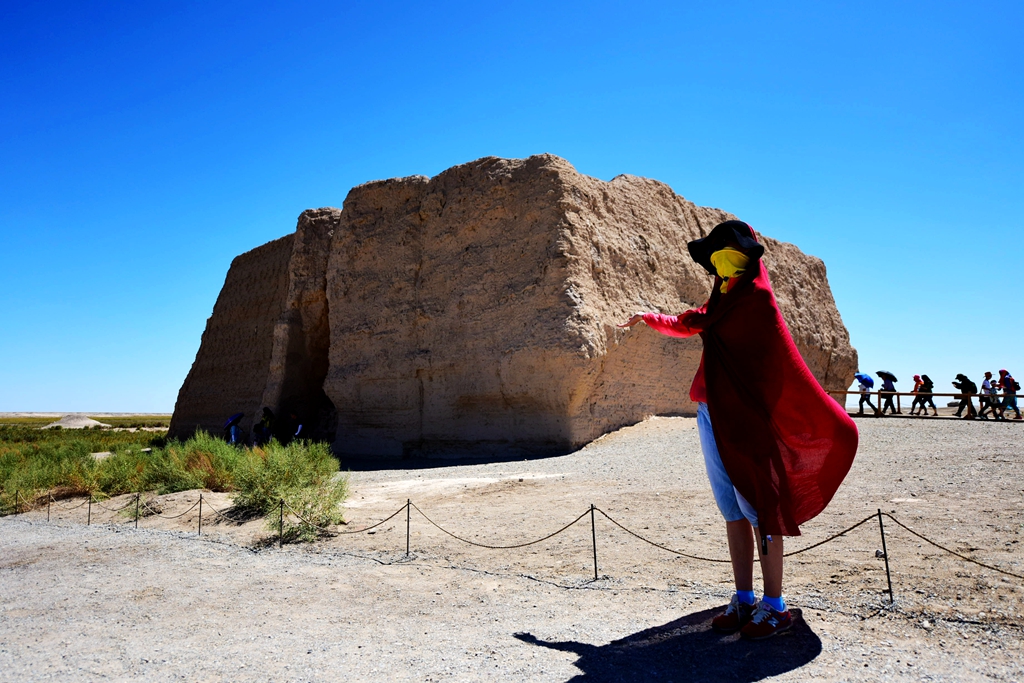 甘肃张掖和敦煌哪个好,甘肃敦煌旅游状况怎样