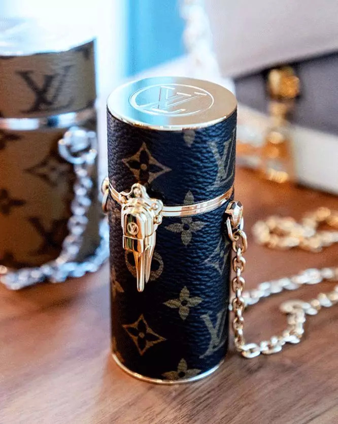 我的胸，我的手指，我的脚腕……都需要一只包包