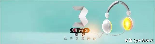 快递小哥感动一幕,帮助脑瘫兄妹的快递小哥