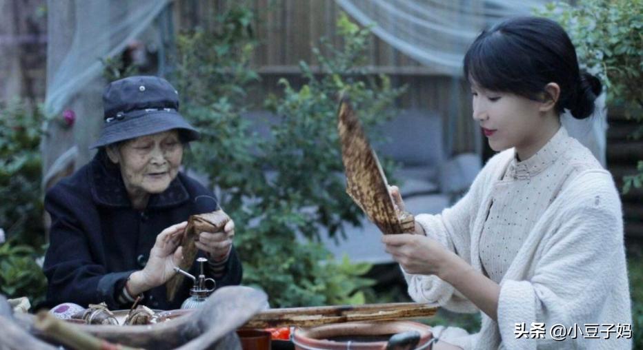 年仅13岁，身处大山，却敢用足球叫板命运！这群女孩凭什么？