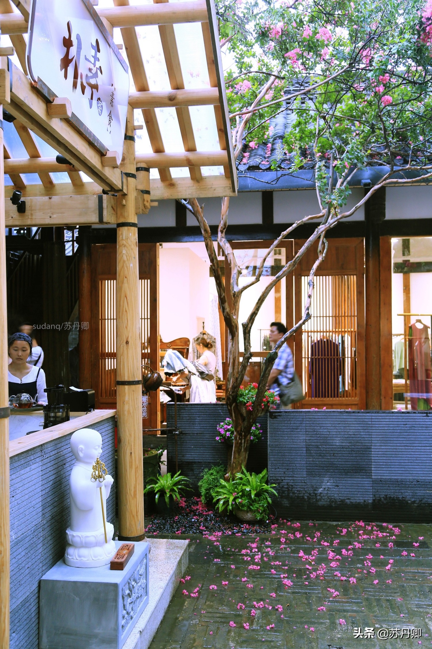 宽窄巷子只是中国2A景点,却火遍整个成都,游客去了都知道