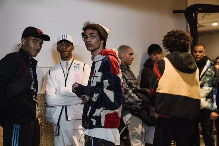 买得贵不如穿得对，「潮流联名王」KITH谁穿谁美