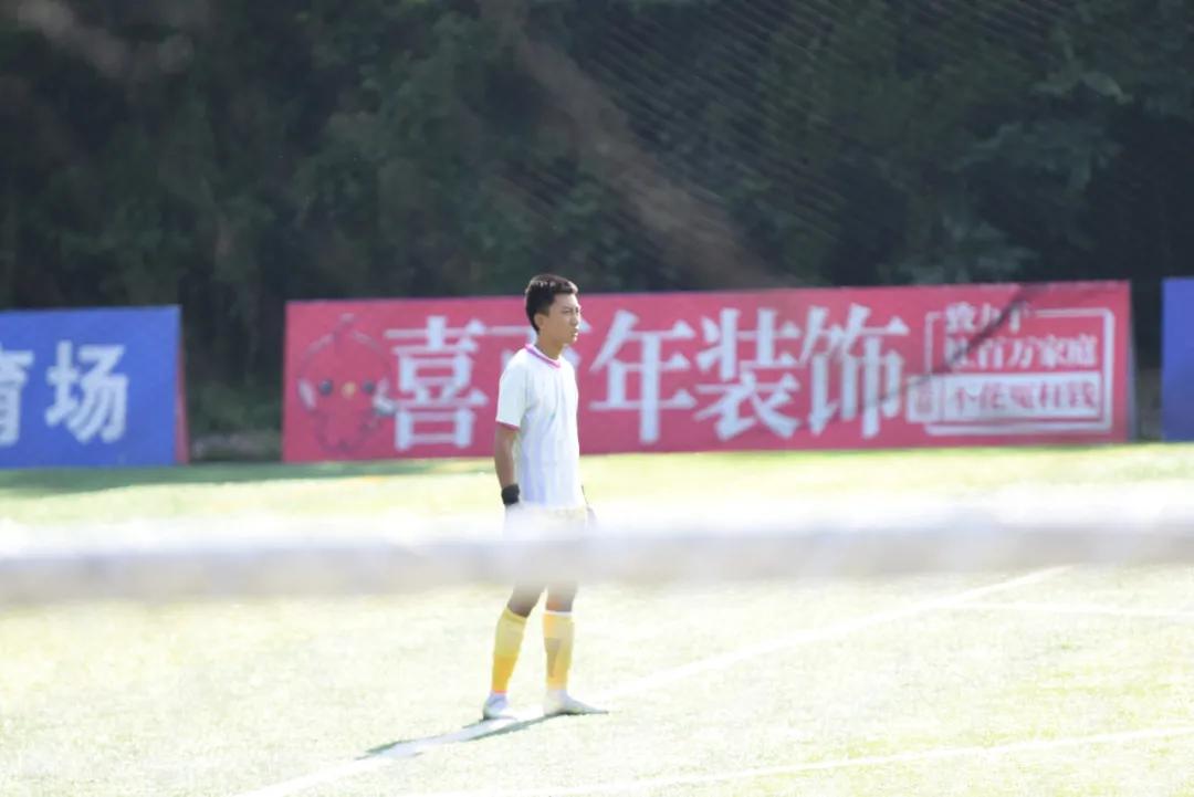 她想@所有人：“明年某日，请务必来捧我的100场！”