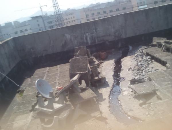 楼顶漏水修复楼顶费用由谁来出,楼顶漏水最简单的补救方法