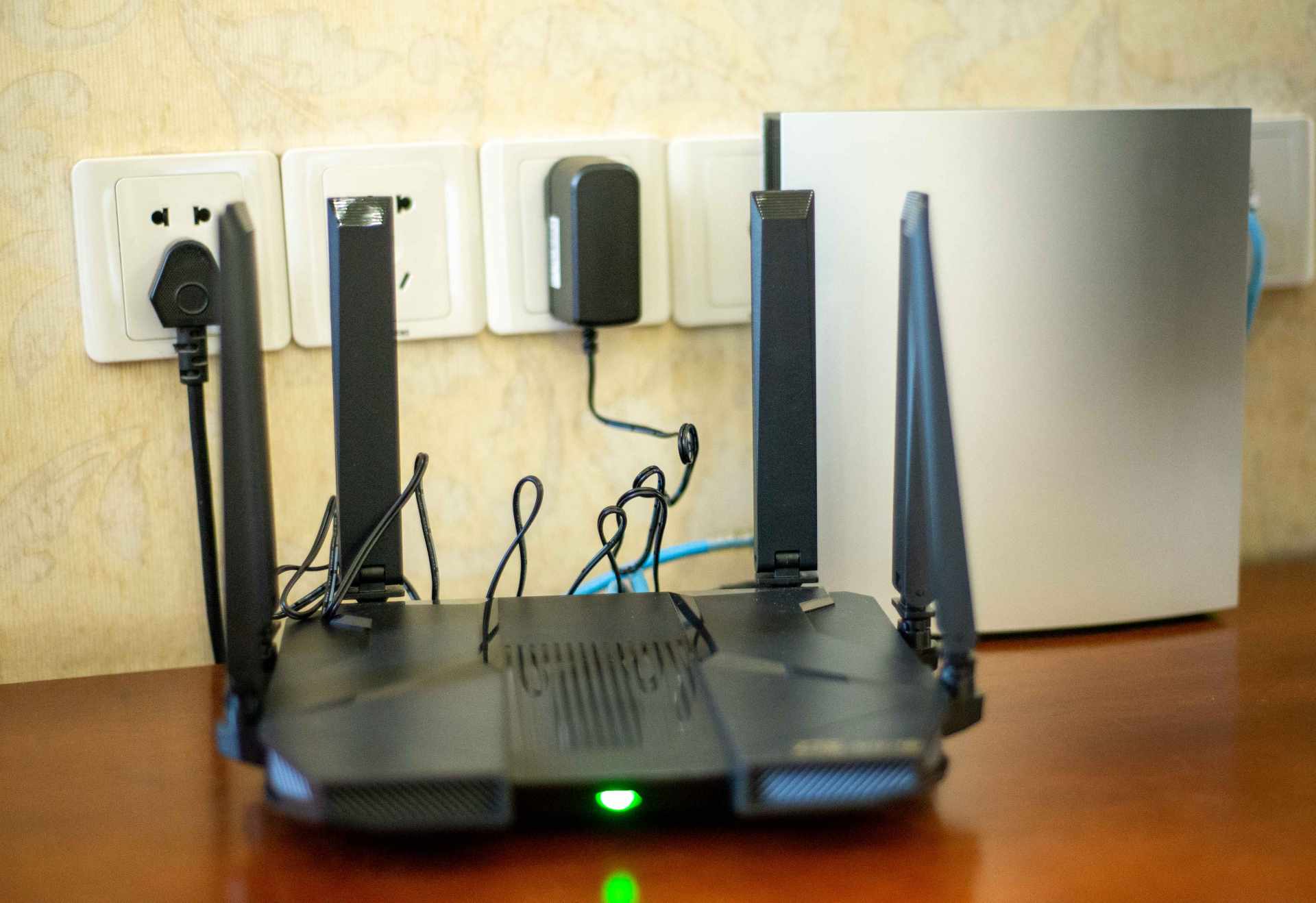 国产芯片的逆袭？中兴AX5400ProWiFi6路由性能及MESH组网使用评测