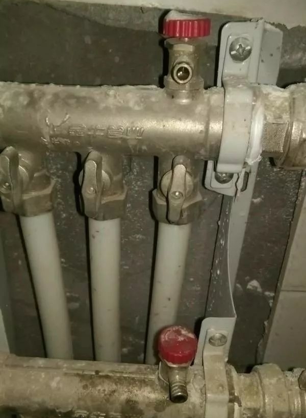 锅炉55度地暖温度上不去只有18度,阿里斯顿地暖室内温度上不去