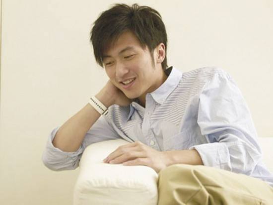 40岁的谢霆锋近况,谢霆锋身价100亿吗