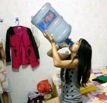 开心一刻:给女朋友发短信“我们分手吧”,她回了一句.