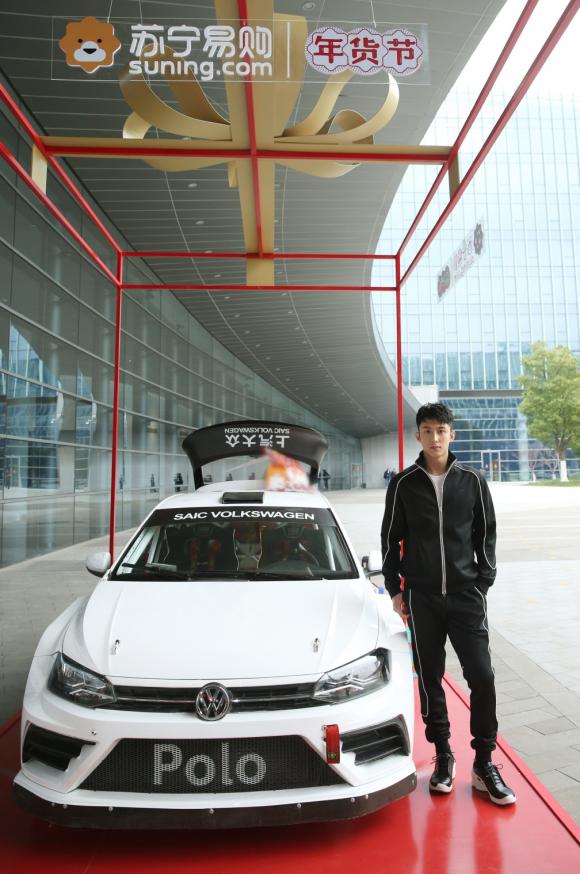 乡村代购,黄景瑜出席苏宁易购年货节