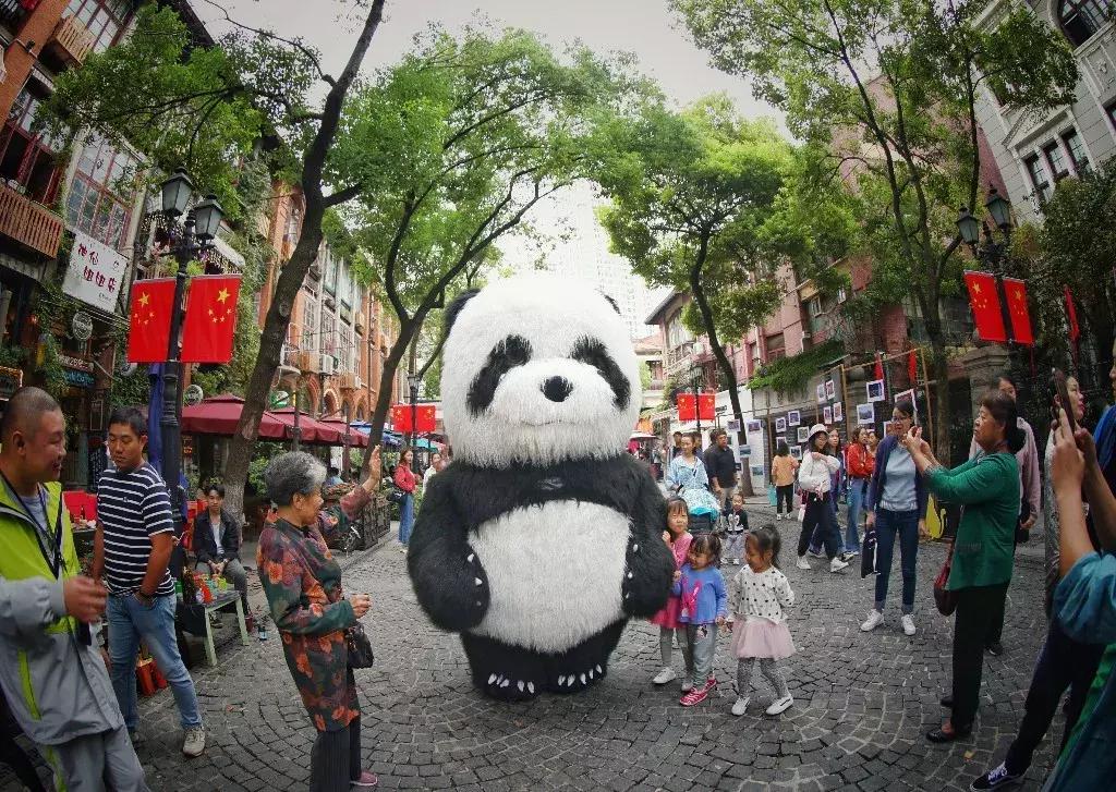 音乐配咖啡,百年老街变身时尚秀场，首届黎黄陂路咖啡音乐节开幕