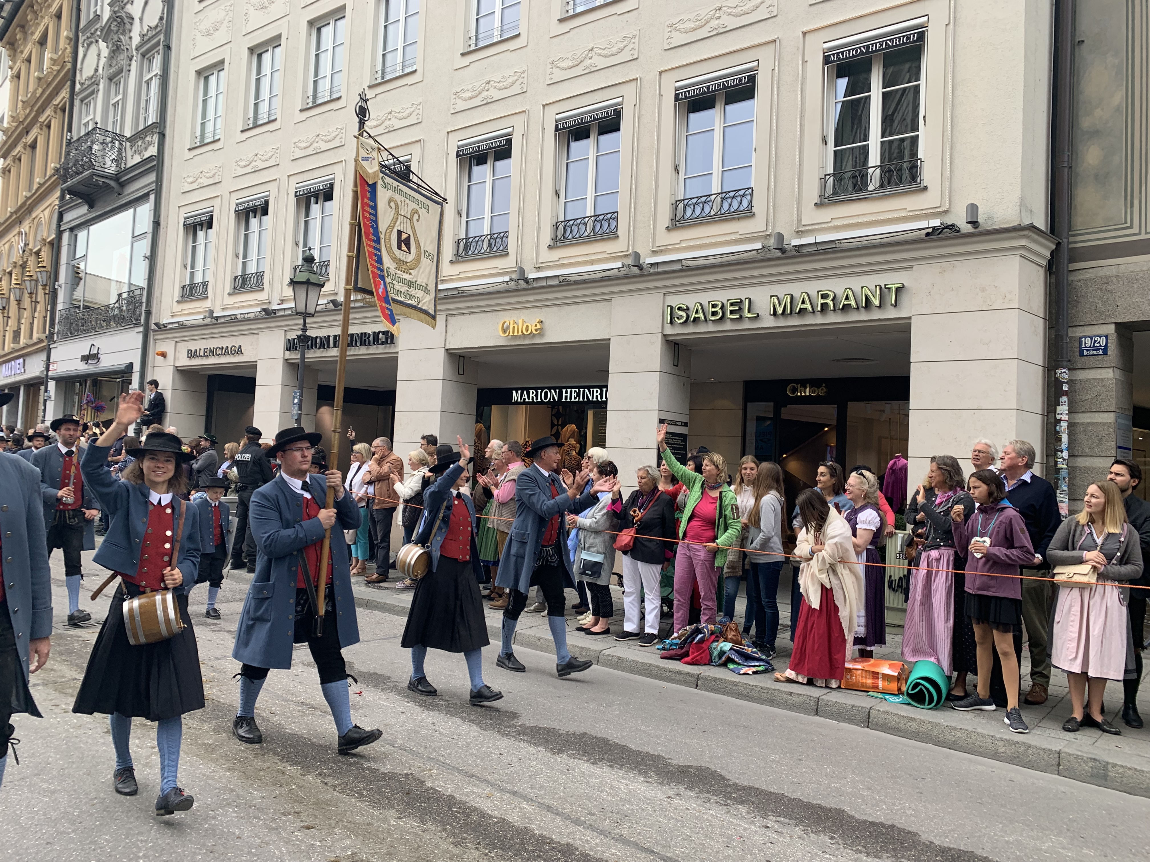 在海外开银行账号难,国内公司可以在国外开银行账号吗