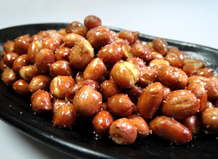 花生怎么炒才不容易糊,炒花生切记不要直接下锅炒