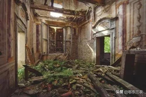 农村老话说冷棺莫入村,宁住荒坟不宿古庙的意思