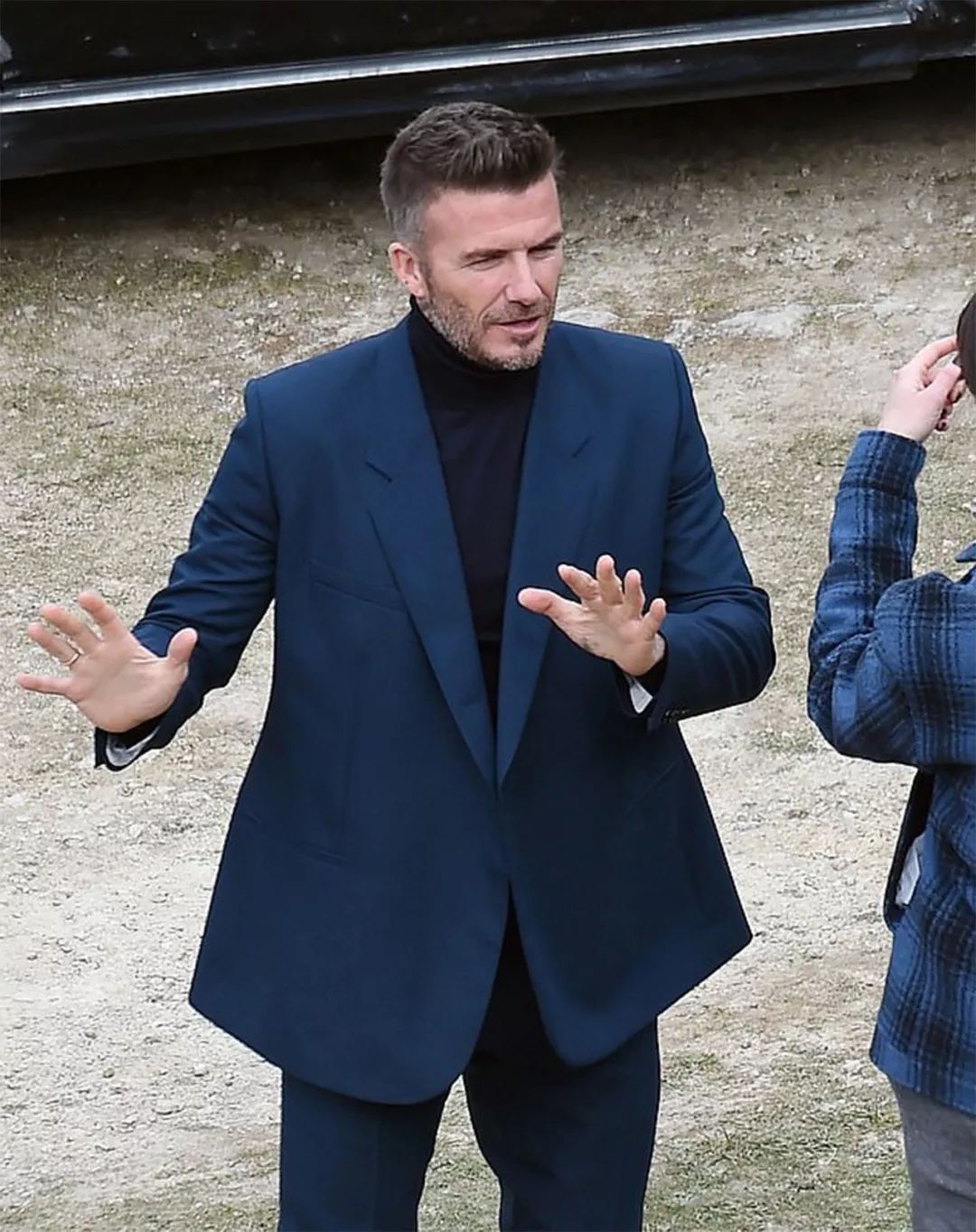 年轻时的贝克汉姆西装打扮,贝克汉姆小七穿凉鞋