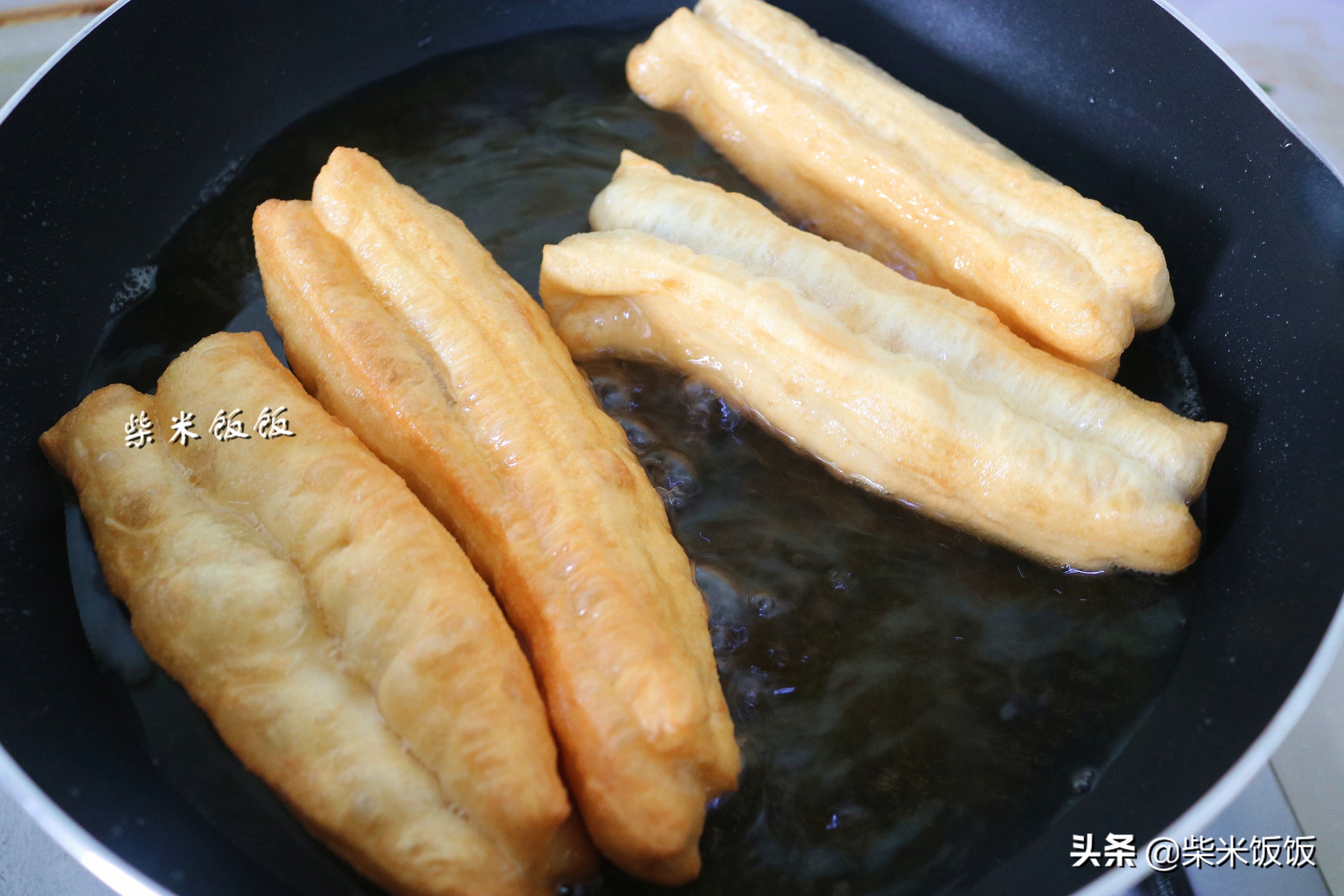 炸油条用脆皮油条粉还用放酵母吗,炸油条不用酵母油条配方口诀