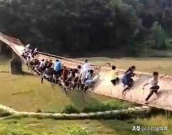 网红晃桥,网红玩千层漏摔成9级伤残