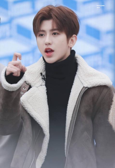 小鬼尤长靖在鬼屋里喊ninepercent (ninepercent小鬼尤长靖互怼)