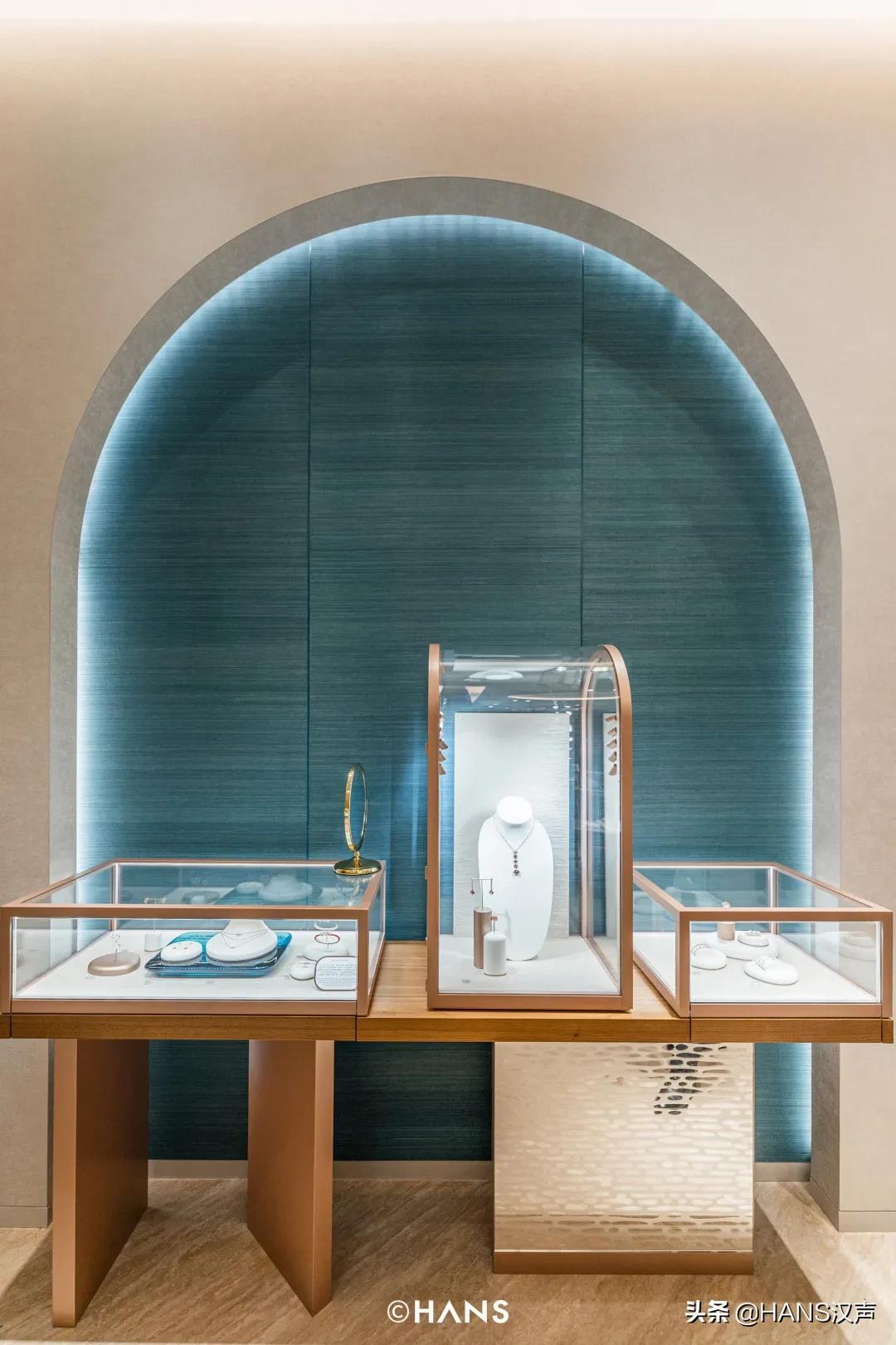 LV、DIOR、CELINE、LOEWE……武汉恒隆大牌全开，景甜都来逛