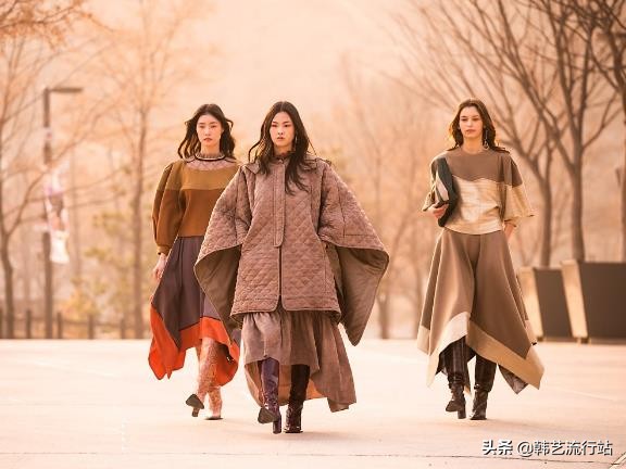 2020春夏巴黎时装周chanel秀场,2022秋冬首尔时装周bonbom