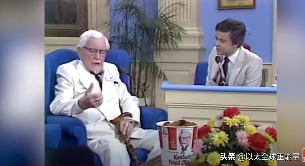 有八块腹肌的肯德基爷爷,肯德基老爷爷亲自做炸鸡