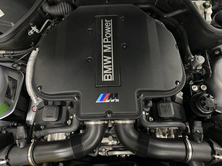 宝马z8历代,007的座驾到底有多少黑科技