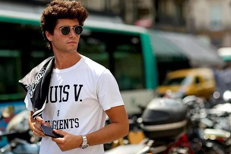 墨镜修饰脸型怎么选,墨镜挑眼