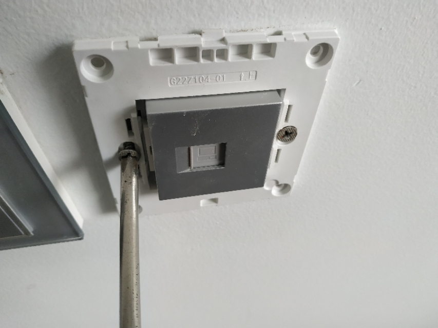 网线插座问题及解决方法,家里网线接口小插不上怎么办