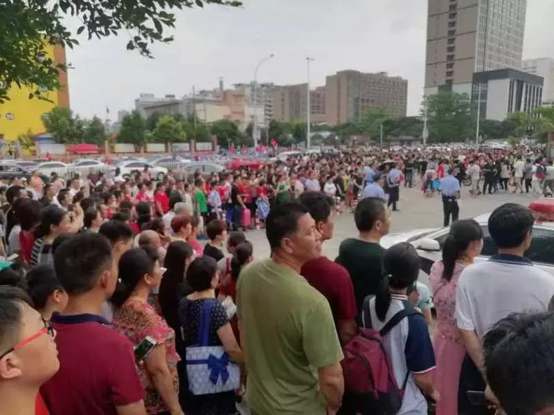 考完试表白的视频,考完试后的表白