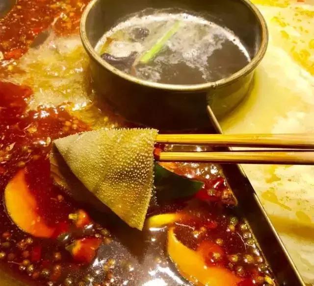 降温吃火锅是对冬天最起码的尊重,吃火锅是对冷天起码的尊重