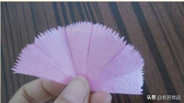 母亲节手工康乃馨简单又漂亮,母亲节适合给妈妈做的康乃馨手工