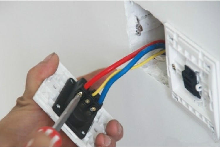 如何更换墙壁插座,墙壁插座底盒坏了如何更换