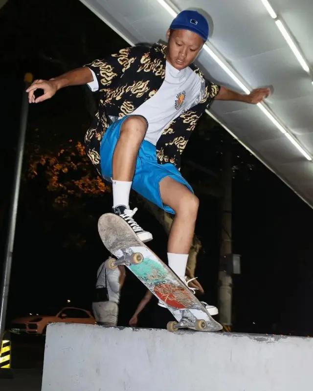 Rhude、Amiri、BAPESTA...靠着抄袭擦边球的潮牌，越来越火了？