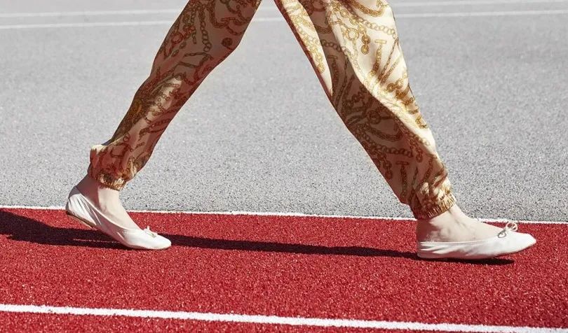 怎样选一款适合自己脚型的鞋,适合大脚骨穿的鞋测评