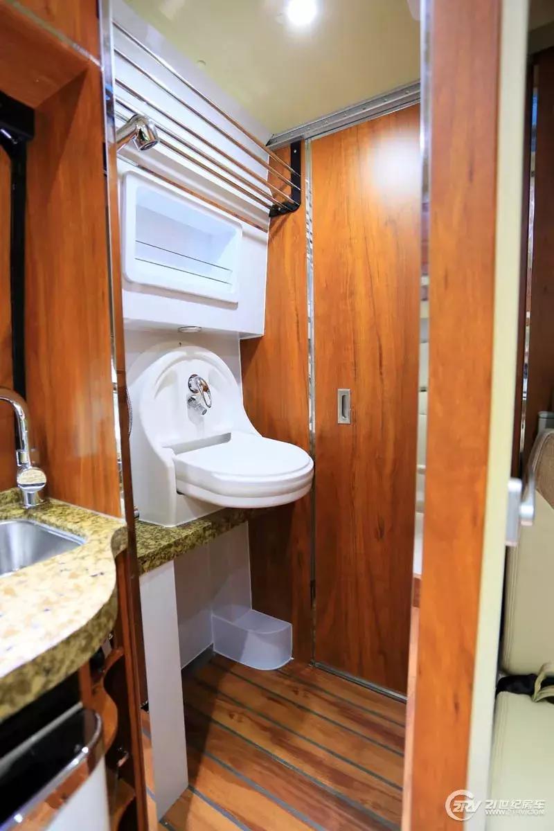 可住4人b型房车,最合理的b型房车布局4座