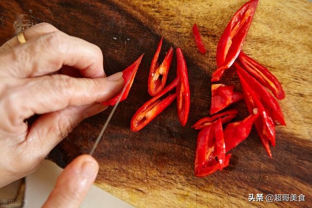 手被辣椒辣了用水冲多久,手被辣椒辣了用什么缓解